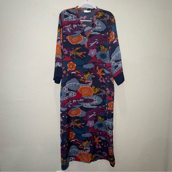 Natori Phoenix kimono Gown Asian inspired Print large pockets wide arm